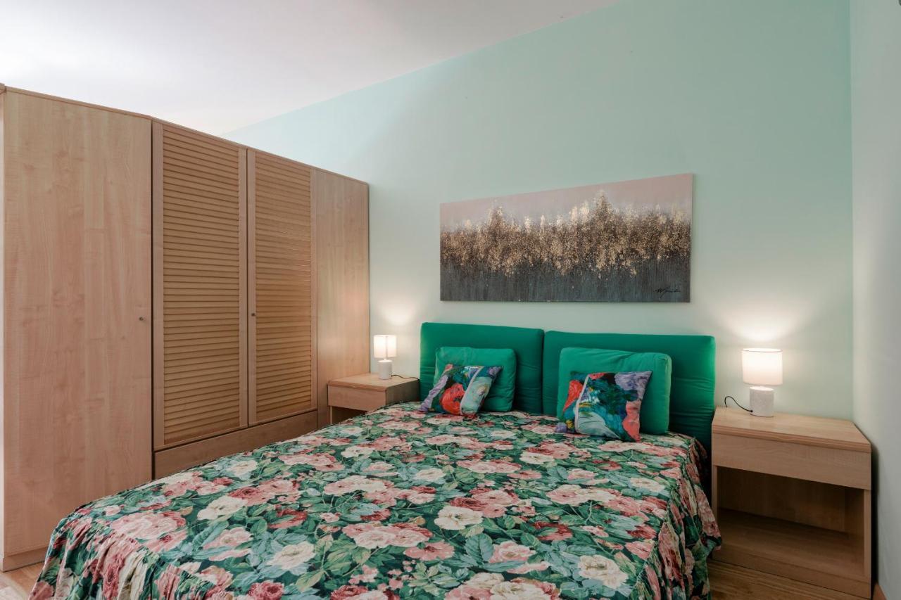 Azzurra Suite - Monolocale Con Piscina E Wifi Sirmione Dış mekan fotoğraf