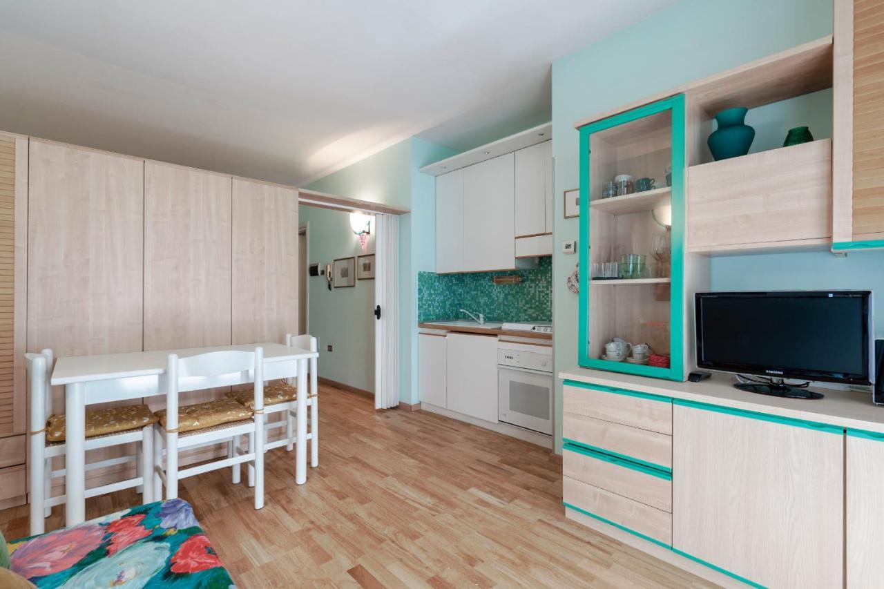 Azzurra Suite - Monolocale Con Piscina E Wifi Sirmione Dış mekan fotoğraf