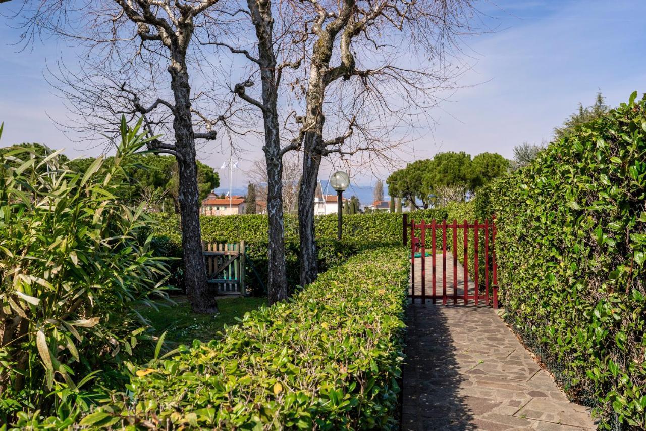 Azzurra Suite - Monolocale Con Piscina E Wifi Sirmione Dış mekan fotoğraf